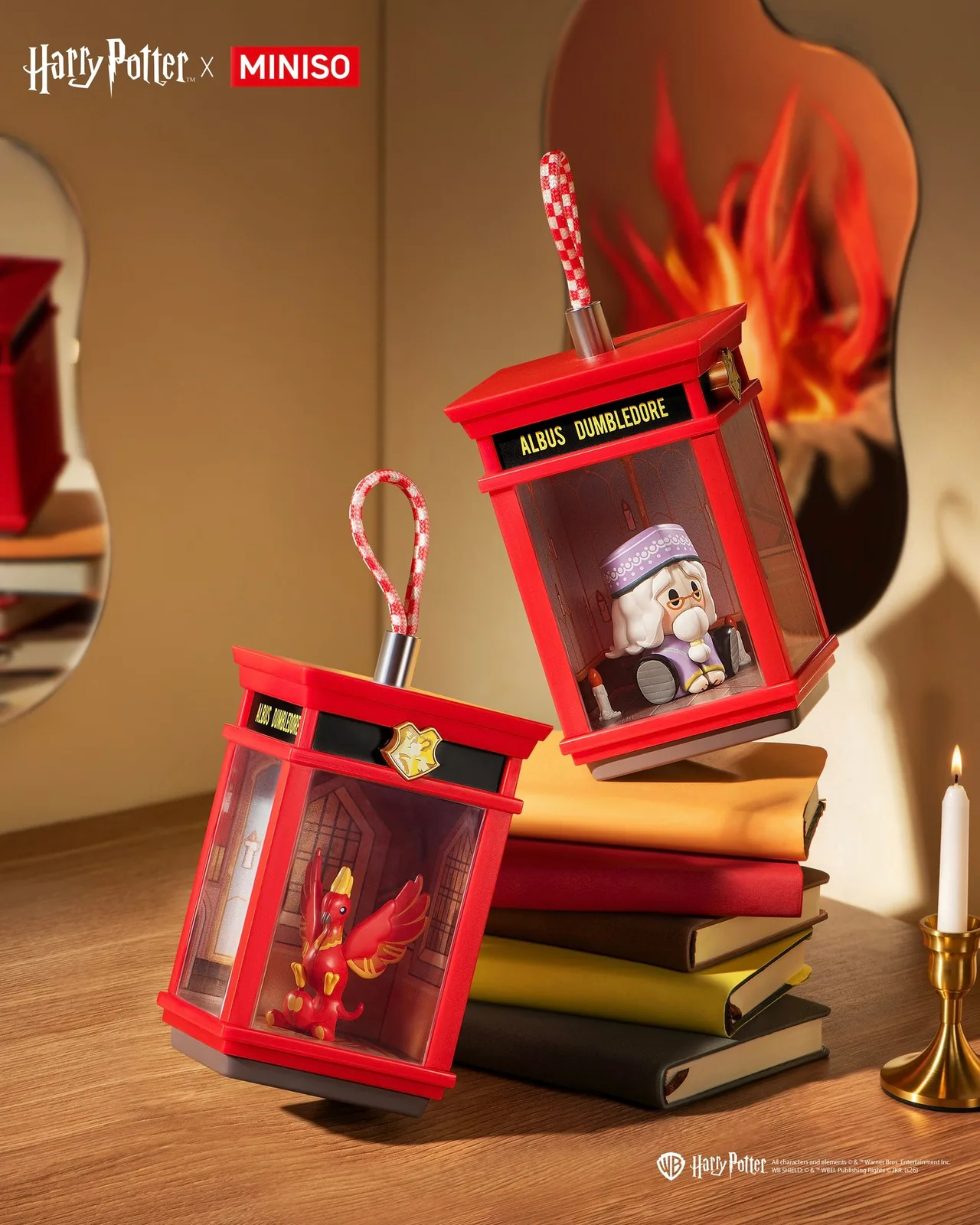 Підвіска Albus Dumbledore and Fawkes MINISO Magic House біля каміна і книжок